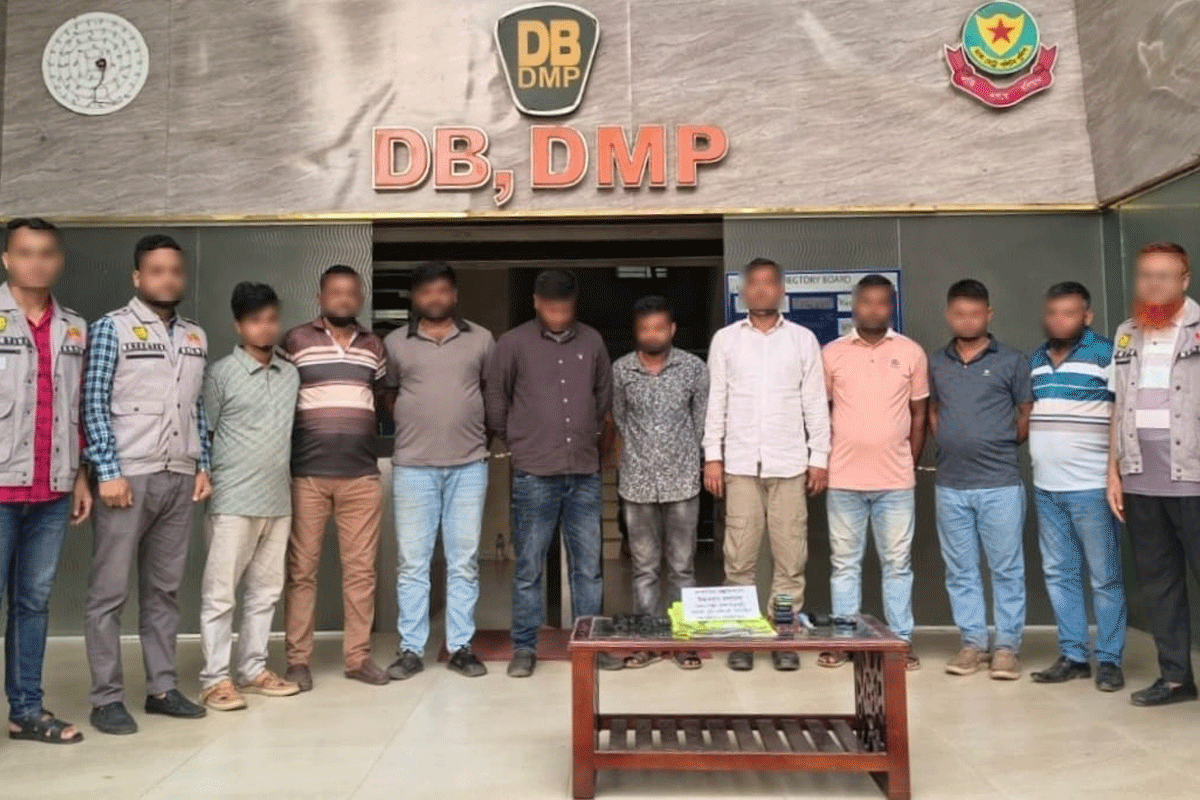 ডাকাতির প্রস্তুতিকালে পিস্তলসহ ৯ জন গ্রেফতার