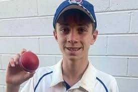 ফিলিপ হিউজের মতোই বলের আঘাতে মারা গেলেন আরেক অজি ক্রিকেটার!