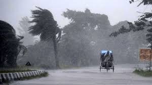 দুপুরের মধ্যে ৬০ কিমি বেগে ঝড় ও অতি ভারি বর্ষণ হতে পারে
