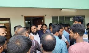 আ. লীগ নেতার হিমাগারে ভাই-বোনকে আটকে নির্যাতন, আটক ৩