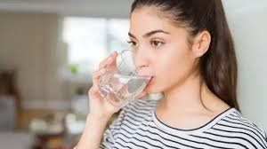 খালি পেটে পানি পান করলে যা হয়