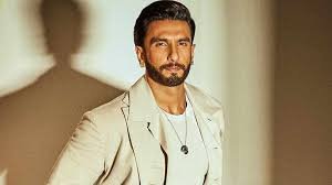 এবার আইনি বিপাকে রণবীরের সিনেমা, আদালতের দ্বারস্থ সেনা কর্মকর্তার পরিবার