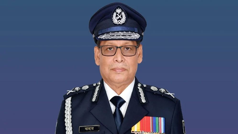 আইজিপি বাহারুলের বরখাস্ত চেয়ে প্রধান উপদেষ্টার কাছে আবেদন