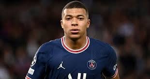 এমবাপ্পের আরেক রেকর্ড ভেঙে দিলেন জার্মান বিস্ময়বালক