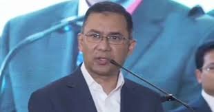 ‘আমাকে বিদায় দিতে দয়া করে কেউ এয়ারপোর্টে যাবেন না’