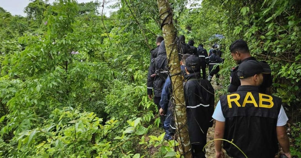 সিলেটে আগ্নেয়াস্ত্র ও বিস্ফোরক উদ্ধার