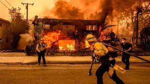 অস্ট্রেলিয়ার পূর্বাঞ্চলে বাতাসে ছড়িয়ে পড়ছে ভয়াবহ দাবানল