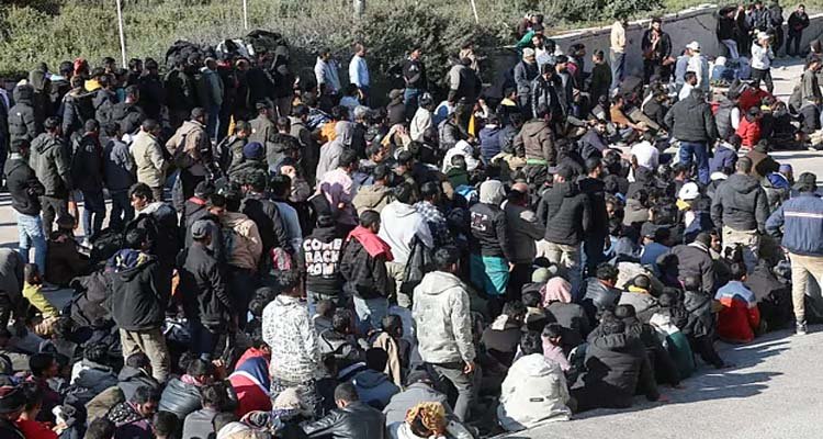 গ্রিসে নৌকা থেকে বাংলাদেশিসহ ৫ শতাধিক আশ্রয়প্রার্থী উদ্ধার