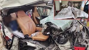 ভাঙ্গায় ট্রাক ও অ্যাম্বুলেন্সের মুখোমুখি সংঘর্ষ, নিহত ৩