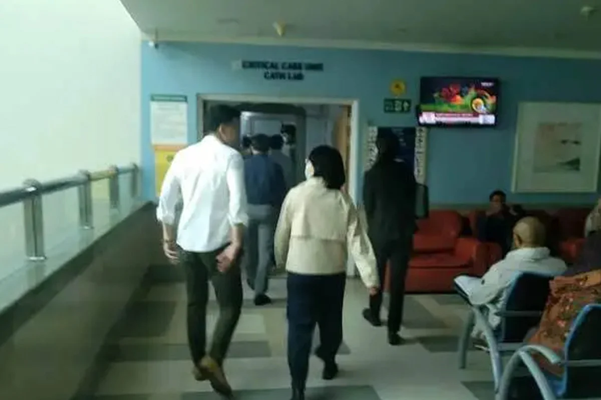 খালেদা জিয়ার চিকিৎসায় এভারকেয়ারের সিসিইউতে চীনের মেডিকেল টিম