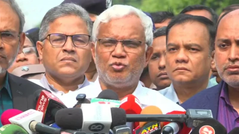 গুজবে কান না দেওয়ার আহ্বান ডা. জাহিদের