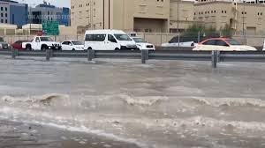 ব্যাপক বন্যার কবলে দুবাই