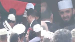 খালেদা জিয়ার কফিন কাঁধে তুলে নিলেন আজহারী