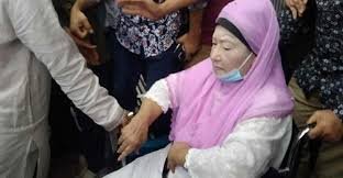 খালেদা জিয়ার সঙ্গে লন্ডন যাচ্ছেন যে ১৪ জন