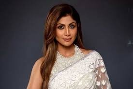 শিল্পার বাড়িতে আয়করের অভিযান