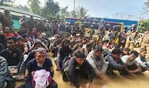 মায়ানমার সীমান্তে আটক রোহিঙ্গা সশস্ত্র গোষ্ঠীর ৫২ জনকে কারাগারে প্রেরণ