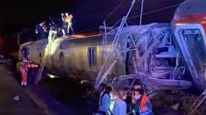 স্পেনে দুই ট্রেনের সংঘর্ষে নিহত ২১