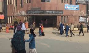 রংপুরে মদ পানে মৃতের সংখ্যা বেড়ে ৭, কারবারিদের দৌরাত্ম্য নিয়ে প্রশ্ন