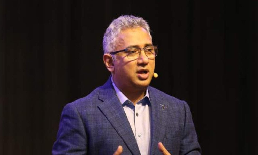 বাংলাদেশে বিনিয়োগে বিদেশিরা আগ্রহী হচ্ছে না : গ্রামীণফোনের সিইও