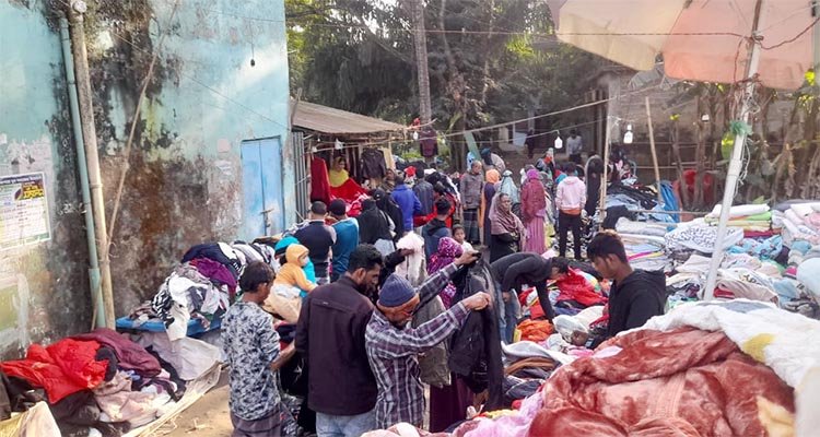 নবীগঞ্জে শীতের তীব্রতায় ভীড় বাড়ছে পুরাতন কাপড়ের দোকান