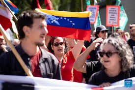 মাদুরোর সমর্থনে ভেনেজুয়েলায় বিক্ষোভ