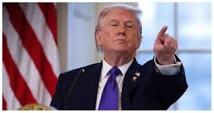 ইরান বিক্ষোভকারীদের ফাঁসি দিলে ‘কঠোর পদক্ষেপ’ নেওয়ার প্রতিশ্রুতি ট্রাম্পের