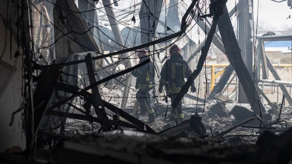 ইউক্রেনের ড্রোন হামলায় বিধ্বস্ত রাশিয়ার তামান বন্দর