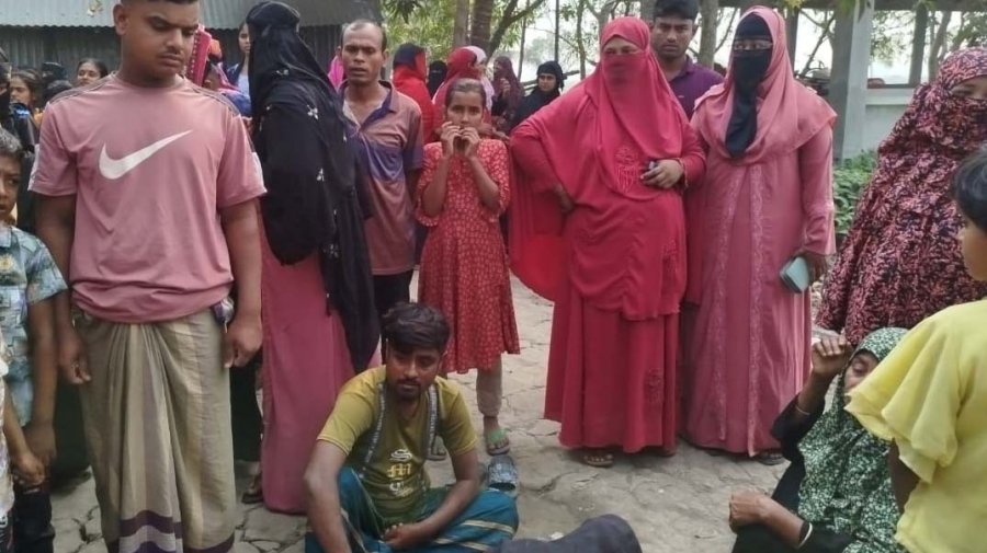 বাবা-ছেলেসহ চারজনকে হত্যা