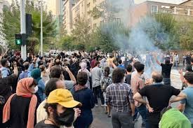 ফের জেন-জি বিক্ষোভ : আবারও কি বড় আন্দোলনের পথে ইরান