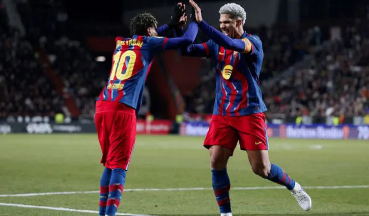 চাপের পরীক্ষায় উত্তীর্ণ হয়ে শেষ চারে বার্সেলোনা