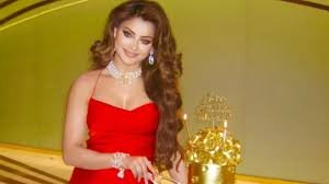 জন্মদিনে হীরার কেক কাটলেন উর্বশী, যা জানা গেল