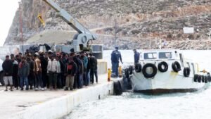 গ্রিস উপকূলে ২২ জনের মৃত্যু, ২১ বাংলাদেশিসহ উদ্ধার ২৬