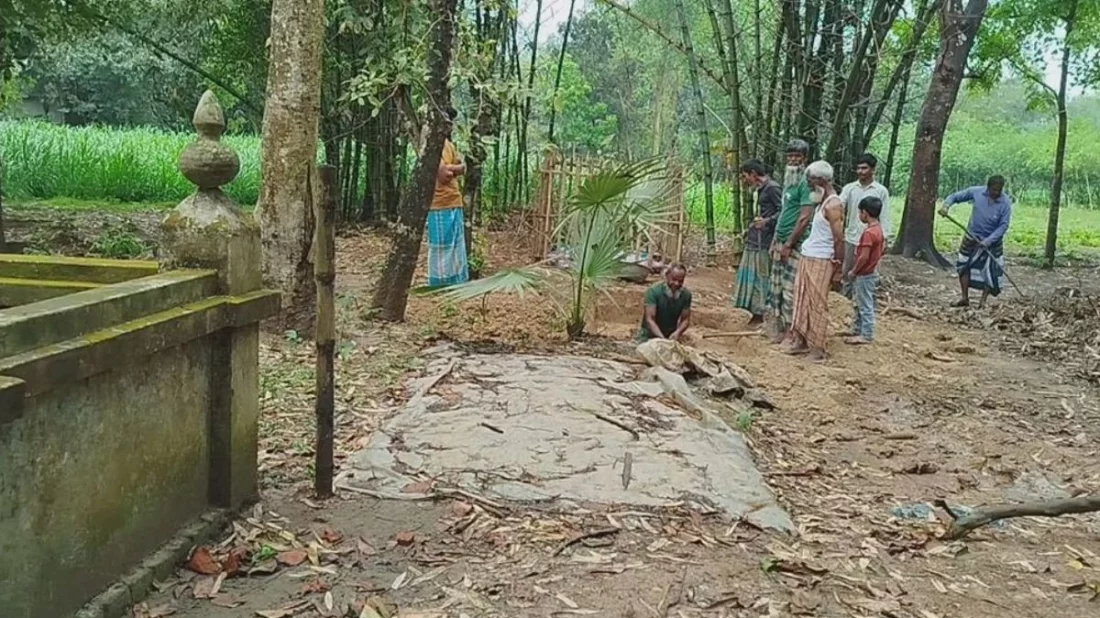 ট্রেনে কাটা পড়ে নিহত ৫ জনের বাড়ি একই গ্রামে, এলাকাজুড়ে শোক