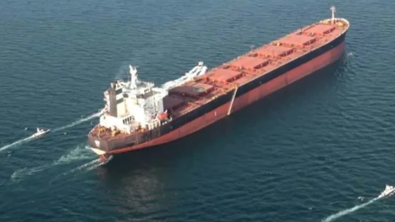 হরমুজ প্রণালি পারের চেষ্টা করলে জাহাজ পুড়িয়ে দেওয়া হবে