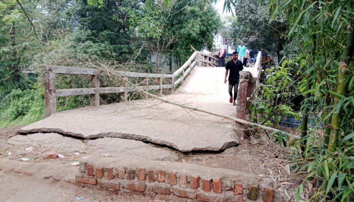 সুনামগঞ্জে ব্রিজ ধসে যোগাযোগ বিচ্ছিন্ন, দুর্ভোগে ৫০ হাজার মানুষ