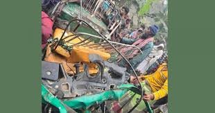সিএনজি-ভটভটি সংঘর্ষে প্রাণ গেল ৩ জনের