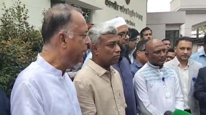 তেলের পর্যাপ্ত মজুদ আছে, আরও ২টি ভেসেল আসছে: জ্বালানিমন্ত্রী