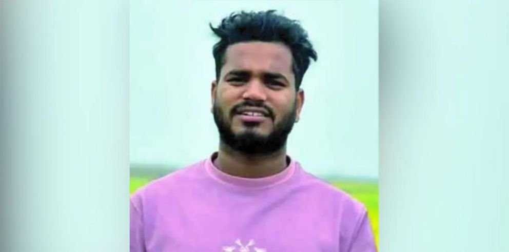 পুলিশের হাত থেকে হ্যান্ডকাফসহ পালিয়ে গেল আ সা মি