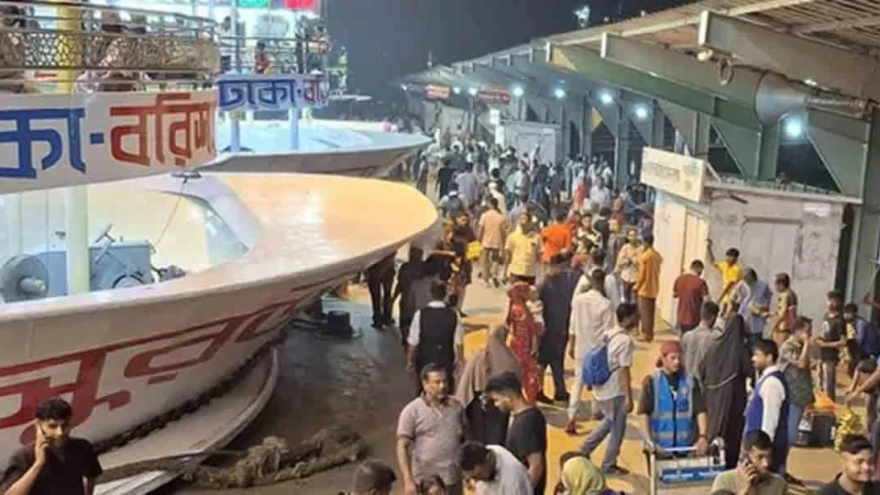 সদরঘাটে দুই লঞ্চের সংঘর্ষ, নিহত ২