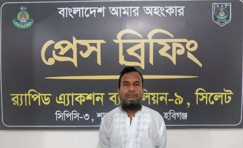 র‍্যাবের অভিযানে ধরা পড়ল ‘বহুরূপী’ প্রতারক ও ধর্ষক