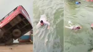 ১১ জনকে জীবিত উদ্ধার, পাওয়া গেল ৪ মরদেহ