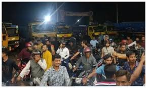 ফিলিং স্টেশনে তেলের সিরিয়াল নিয়ে সংঘর্ষ, আহত ২