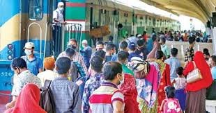 ট্রেনে ঘরমুখো মানুষের উপচেপড়া ভিড়