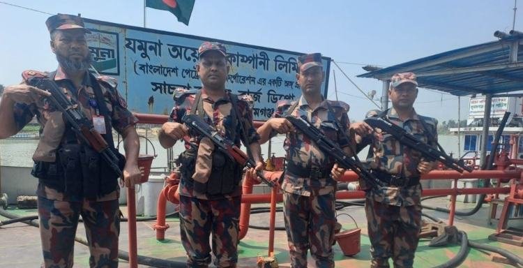 সিলেটে তেলের ডিপোতে বিজিবি মোতায়েন