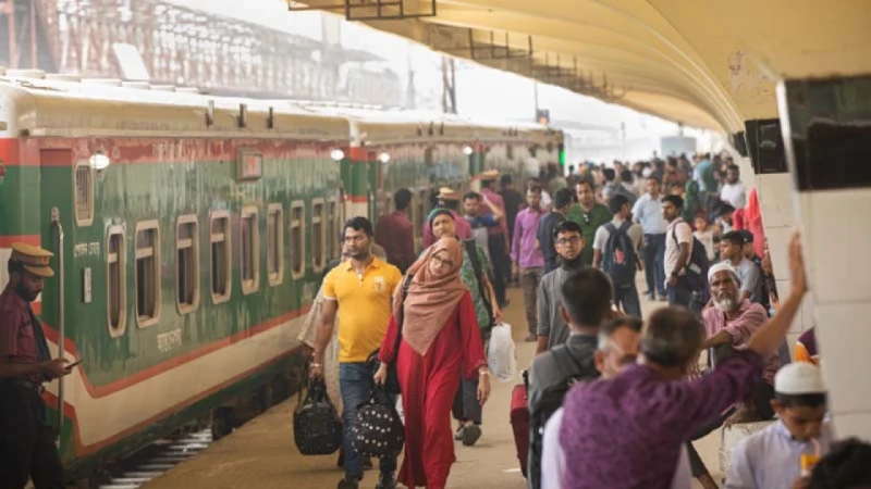 স্বস্তির ঈদযাত্রা নিশ্চিত করা নতুন সরকারের চ্যালেঞ্জ