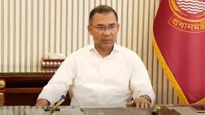 হাজারো যাত্রী বিমানবন্দরে আটকা, খোঁজ নিলেন তারেক রহমান