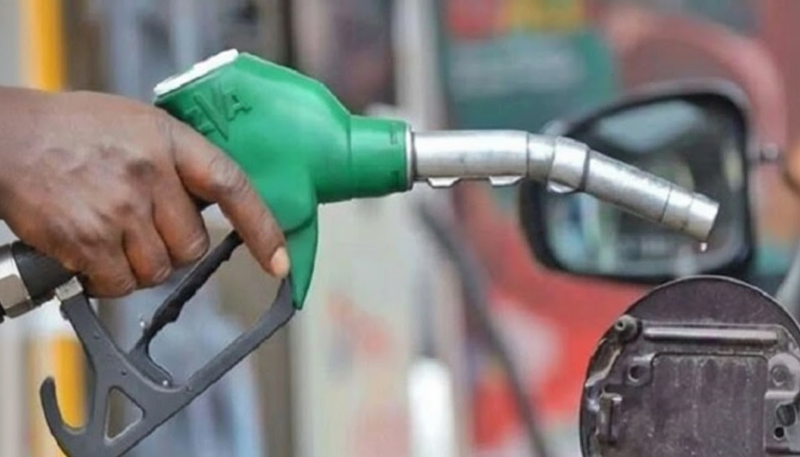 দেশে বর্তমানে ১ লাখ ৩৬ হাজার মেট্রিক টন তেলের মজুত আছে