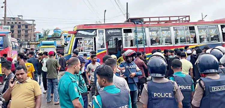 সিলেটে পরিবহন শ্রমিকদের দুই গ্রুপের সংঘর্ষ: বাস ও কাউন্টার ভাঙচুর