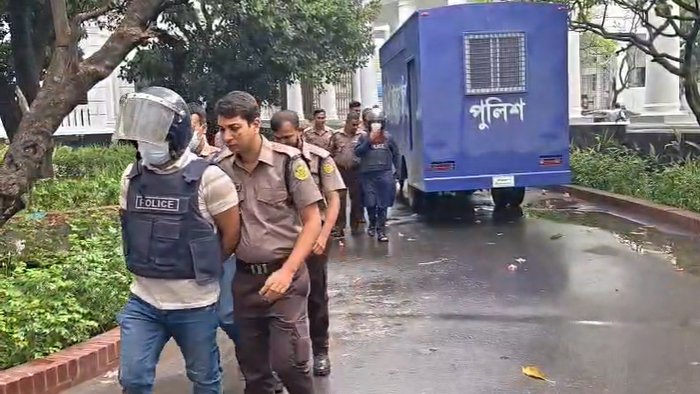 আবু সাঈদ হত্যা: ট্রাইব্যুনালে হাজির করা হলো ৬ আসামিকে