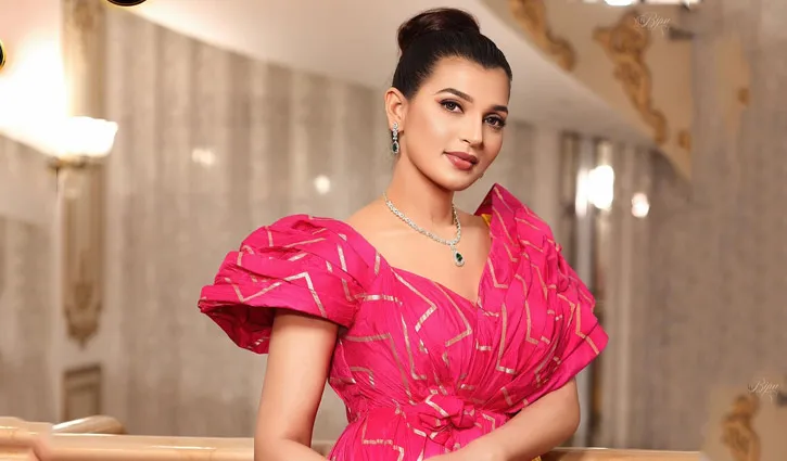 রাজনীতির মাঠে চিত্রনায়িকা বর্ষা!